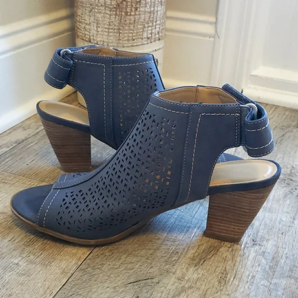 Naturalizer Tolan Sandal - Picture 4 of 14